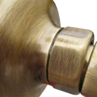 rubinetto a muro rustico in ottone spazzolato per acqua calda e fredda, cod. 03RMRCF, dettaglio