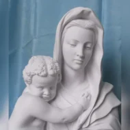 statua della Madonna con Gesù bambino in marmoresina, di altezza 66 cm, cod. 25MGB66MR, dettaglio