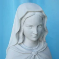 statua della Madonna delle rose altezza 44 cm in marmoresina, cod. 25MDR40MR, dettaglio