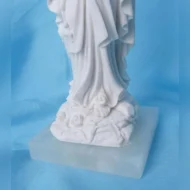 Madonna di Lourdes altezza 17 cm in marmoresina, cod. 25MLO18MR, dettaglio