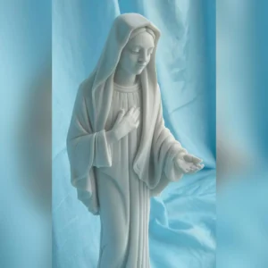 statua della Madonna di Medjugorje altezza 26 cm, cod. 25MMJ25MR, dettaglio