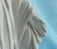 statua della Madonna Immacolata in marmoresina, altezza 24 cm, cod. 25MIM25MR, dettaglio
