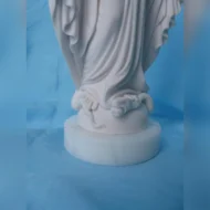 statua della Madonna Immacolata in marmoresina, altezza 17 cm, cod. 25MIM18MR, dettaglio