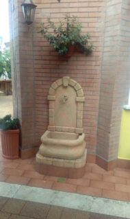 fontana a muro Aurelia col. pietre del borgo, cod. 03FAP, località: Monte Porzio Catone (Roma)