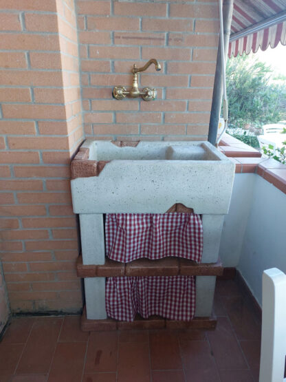 lavello Comacchio col. bianco, cod. 03LCOGB, con modifica per rubinetto a muro, località: Pisa