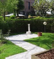 fontana esagonale 45 avorio, cod. 03F45A, località: Peschiera Borromeo (Milano)