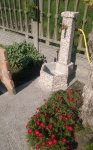 fontana esagonale 45 ghiaia colorata, cod. 03F45C, località: Taglio di Po (Rovigo)