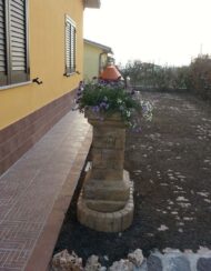 fontana fiorita col. old stone, cod. 03FFOS, località: Vinchiaturo (Campobasso)