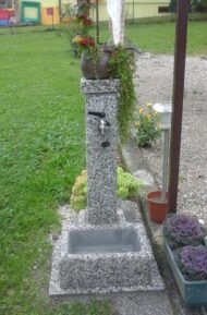 fontana quadrata 40 ghiaia di fiume, cod. 03F40F, località: Belluno