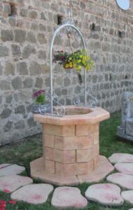 pozzo da giardino e piastre pedonali, col. pietre del borgo, esposti alla manifestazione Rocca in fiore, località: Monselice (Padova)