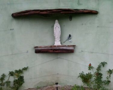 <a href="/prodotti/articoli-sacri-nicchie-madonne/madonna-di-lourdes-in-marmoresina/">Madonna di Lourdes</a> altezza 59 cm in marmoresina, cod. 25MLO60MR, località: Siniscola (Nuoro) Madonna di Lourdes altezza 59 cm in marmoresina, cod. 25MLO60MR, località: Siniscola (Nuoro)