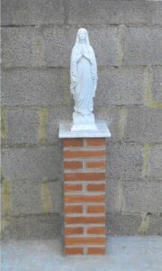 <a href="/prodotti/articoli-sacri-nicchie-madonne/madonna-di-lourdes-in-marmoresina/">Madonna di Lourdes</a> altezza 59 cm in marmoresina, cod. 25MLO60MR, località: Venturina Terme (Livorno) Madonna di Lourdes altezza 59 cm in marmoresina, cod. 25MLO60MR, località: Venturina Terme (Livorno)