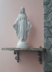 <a href="/prodotti/articoli-sacri-nicchie-madonne/madonna-immacolata-in-marmoresina/">statua della Madonna Immacolata</a> in marmoresina, altezza 43 cm, cod. 25MIM40MR, località: Asti statua della Madonna Immacolata in marmoresina, altezza 43 cm, cod. 25MIM40MR, località: Asti