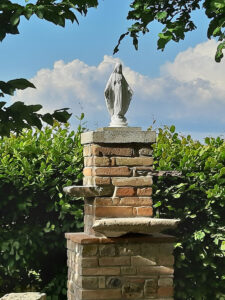 <a href="/prodotti/articoli-sacri-nicchie-madonne/madonna-immacolata-in-marmoresina/">statua della Madonna Immacolata</a> in marmoresina, altezza 50 cm, cod. 25MIM50MR, località: Castell'arquato (Piacenza) statua della Madonna Immacolata in marmoresina, altezza 50 cm, cod. 25MIM50MR, località: Castell'arquato (Piacenza)