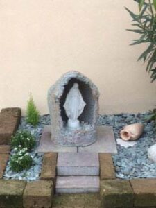 <a href="/prodotti/articoli-sacri-nicchie-madonne/madonna-immacolata-in-marmoresina/">statua della Madonna Immacolata</a> in marmoresina, altezza 43 cm, cod. 25MIM40MR, località: Casacorba di Vedelago (Treviso) statua della Madonna Immacolata in marmoresina, altezza 43 cm, cod. 25MIM40MR, località: Casacorba di Vedelago (Treviso)