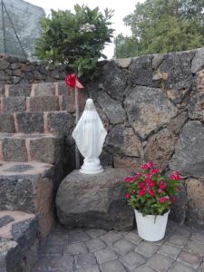 statua della <a href="/prodotti/articoli-sacri-nicchie-madonne/madonna-immacolata-in-marmoresina/">Madonna Immacolata</a> in marmoresina, altezza 51 cm, cod. 25MIM50MR, località: Maletto (Catania) statua della Madonna Immacolata in marmoresina, altezza 51 cm, cod. 25MIM50MR, località: Maletto (Catania)