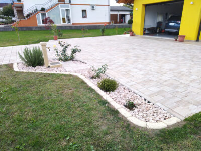 <a href="/prodotti/cordoli-bordure-piastre/bordo-dritto-25/">bordo dritto 25</a>, <a href="/prodotti/cordoli-bordure-piastre/bordo-curvo-80-100/">bordo curvo da 80</a> e <a href="/prodotti/cordoli-bordure-piastre/bordo-curvo-80-100/">bordo curvo da 100</a> col. bianco, località: Limana (Belluno) bordo dritto 25, bordo curvo 80 e bordo curvo 100 col. bianco, località: Limana (Belluno)
