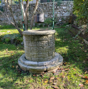 <a href="/prodotti/cordoli-bordure-piastre/bordo-curvo-130-180/">bordo curvo da 130</a> e <a href="/prodotti/cordoli-bordure-piastre/bordo-curvo/">bordo curvo da 100</a> per aiuole col. antichizzato, località: Barzanò (Lecco) bordo curvo da 130 e bordo curvo 100 per aiuole col. antichizzato, località: Barzanò (Lecco)
