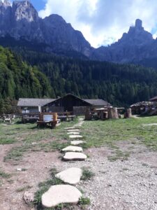 <a href="/prodotti/cordoli-bordure-piastre/piastre-pedonali/">piastre pedonali</a> col. pietre del borgo, cod. 05PP, località: San Martino di Castrozza (Trento) piastre pedonali col. pietre del borgo, cod. 05PP, località: San Martino di Castrozza (Trento)