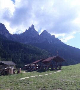 <a href="/prodotti/cordoli-bordure-piastre/piastre-pedonali/">piastre pedonali</a> col. pietre del borgo, cod. 05PP, località: San Martino di Castrozza (Trento) piastre pedonali col. pietre del borgo, cod. 05PP, località: San Martino di Castrozza (Trento)