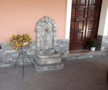 <a href="/prodotti/fontane-a-muro-e-lavelli/fontana-aurelia/">fontana a muro Aurelia</a> col. antichizzato, cod. 03FAAT, località: Lauria (Potenza) fontana a muro Aurelia col. antichizzato, cod. 03FAAT, località: Lauria (Potenza)