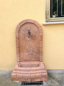 fontana a muro Perugia col. mattone (fuori produzione), cod. 03FMPM, località: Vigodarzere (Padova) fontana a muro Perugia col. mattone (fuori produzione), cod. 03FMPM, località: Vigodarzere (Padova)