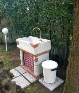 <a href="/prodotti/fontane-a-muro-e-lavelli/lavello-da-giardino-iseo/">lavello Iseo</a> col. bianco, cod. 03LISGB, località: Pastorano (Caserta) lavello Iseo col. bianco, cod. 03LISGB, località: Pastorano (Caserta)