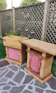 <a href="/prodotti/fontane-a-muro-e-lavelli/lavello-da-giardino-iseo/">lavello Iseo</a> col. pietre del borgo, cod. 03LISP, <a href="/prodotti/cucine-per-esterno-e-barbecue/piano-emilia-alto/">piano emilia alto 115</a> e <a href="/prodotti/cordoli-bordure-piastre/bordo-dritto-50/">bordo dritto 50</a> località: Liscate (Milano) lavello Iseo col. pietre del borgo, cod. 03LISP, piano Emilia alto e bordi dritti 50 località: Liscate (Milano)