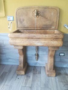 <a href="/prodotti/fontane-a-muro-e-lavelli/lavello-per-esterno/">lavello per esterno</a> col. old stone, cod. 03LEOS, località: San Sostene (Catanzaro) lavello per esterno col. old stone, cod. 03LEOS, località: San Sostene (Catanzaro)