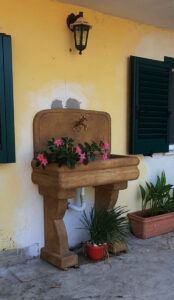 <a href="/prodotti/fontane-a-muro-e-lavelli/lavello-per-esterno/">lavello per esterno</a> col. old stone, cod. 03LEOS, località: Latina lavello per esterno col. old stone, cod. 03LEOS, località: Latina