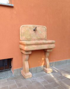 <a href="/prodotti/fontane-a-muro-e-lavelli/lavello-per-esterno/">lavello per esterno</a> col. pietre del borgo, cod. 03LEP, località: Vaiano Cremasco (Cremona) lavello per esterno col. pietre del borgo, cod. 03LEP, località: Vaiano Cremasco (Cremona)