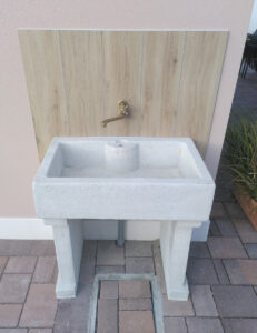 <a href="/prodotti/fontane-a-muro-e-lavelli/lavello-resia/">lavello resia</a> col. bianco, cod. 03LREGB, località: Legnago (Verona) lavello resia col. bianco, cod. 03LREGB, località: Legnago (Verona)