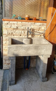 <a href="/prodotti/fontane-a-muro-e-lavelli/lavello-resia/">lavello resia</a> col. antichizzato, cod. 03LREAT, località: Manerbio (Brescia) lavello resia col. antichizzato, cod. 03LREAT, località: Manerbio (Brescia)