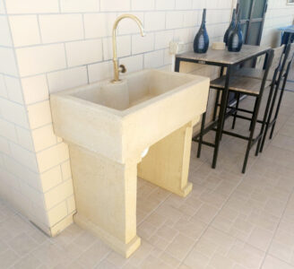 <a href="/prodotti/fontane-a-muro-e-lavelli/lavello-resia/">lavello resia</a> col. giallo, cod. 03LREGG località: Lecce lavello resia col. giallo, cod. 03LREGG località: Lecce