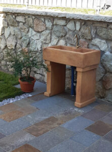<a href="/prodotti/fontane-a-muro-e-lavelli/lavello-resia/">lavello resia</a> col. mattone, cod. 03LREM, località: Cles (Trento) lavello resia col. mattone, cod. 03LREM, località: Cles (Trento)