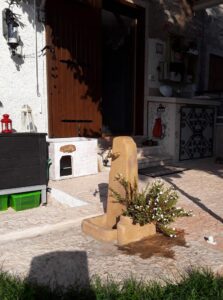 <a href="/prodotti/fontane-da-giardino/fontana-arezzo/">fontana Arezzo</a> col. old stone, cod. 03FAROS, località: Negrar (Verona) fontana Arezzo col. old stone, cod. 03FAROS, località: Negrar (Verona)