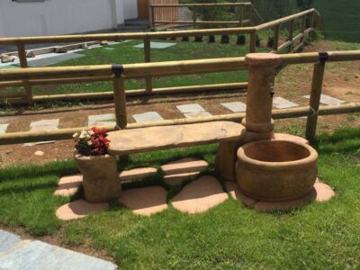 <a href="/prodotti/fontane-da-giardino/fontana-azalea-con-panchina/">fontana azalea con panchina</a> col. old stone, cod. 03FAZPOS, località: Gandino (Bergamo) fontana da giardino azalea con panchina col. old stone, cod. 03FAZPOS, località: Gandino (Bergamo)