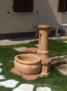<a href="/prodotti/fontane-da-giardino/fontana-azalea/">fontana azalea</a> col. pietre del borgo, cod. 03FAZP, provincia di Bologna fontana azalea col. pietre del borgo, cod. 03FAZP, provincia di Bologna