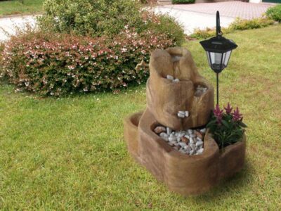 fontana Colorado (fuori produzione) con gioco d'acqua e lanterna col. old stone, cod. 13FCOLOS, località: Arqua Polesine (Rovigo) fontana Colorado (fuori produzione) con gioco d'acqua e lanterna col. old stone, cod. 13FCOLOS, località: Arqua Polesine (Rovigo)
