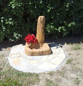 <a href="/prodotti/fontane-da-giardino/fontana-cortina/">fontana Cortina</a> col. old stone, cod. 03FCOS, località: Vejano (Viterbo) fontana Cortina col. old stone, cod. 03FCOS, località: Vejano (Viterbo)