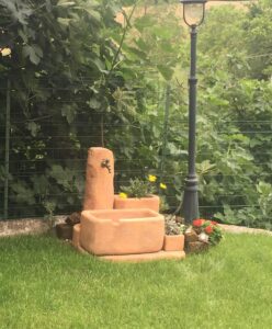 <a href="/prodotti/fontane-da-giardino/fontana-dolomiti-60/">fontana Dolomiti 60</a> col. mattone, cod. 03FD60M, località: Langhirano (Parma) fontana Dolomiti 60 col. mattone, cod. 03FD60M, località: Langhirano (Parma)