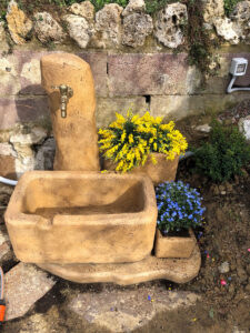 <a href="/prodotti/fontane-da-giardino/fontana-dolomiti-60/">fontana Dolomiti 60</a> col. old stone, cod. 03FD60OS località: Monteriggioni (Siena) fontana Dolomiti 60 col. old stone, cod. 03FD60OS località: Monteriggioni (Siena)