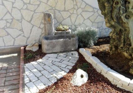 <a href="/prodotti/fontane-da-giardino/fontana-dolomiti-80/">fontana Dolomiti 80</a> col. antichizzato, cod. 03FD80AT, località: Noventa Vicentina (Vicenza) fontana Dolomiti 80 col. antichizzato, cod. 03FD80AT, località: Noventa Vicentina (Vicenza)