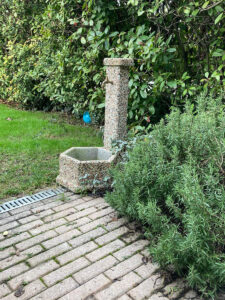 <a href="/prodotti/fontane-da-giardino/fontana-esagonale-45/">fontana esagonale 45</a> colorata, cod. 03F45C, località: Abano Terme (Padova) fontana esagonale 45 colorata, cod. 03F45C, località: Abano Terme (Padova)