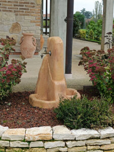 <a href="/prodotti/fontane-da-giardino/fontana-grand-canyon/">fontana Grand Canyon</a> col. mattone, cod. 03FGCM, località: Felizzano (Alessandria) fontana Grand Canyon col. mattone, cod. 03FGCM, località: Felizzano (Alessandria)