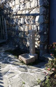 <a href="/prodotti/fontane-da-giardino/fontana-quadrata-40/">fontana quadrata 40</a> ghiaia colorata, cod. 03F40C, località: Carasco (Genova) fontana quadrata 40 ghiaia colorata, cod. 03F40C, località: Carasco (Genova)