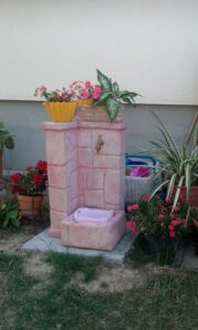 fontana <a href="/prodotti/fontane-da-giardino/fonte-antica-easy/">fonte antica easy</a> col. rosa antico, cod. 03FOAERA, località: San Giustino (Perugia) fontana fonte antica easy col. rosa antico, cod. 03FOAERA, località: San Giustino (Perugia)
