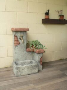 fontana <a href="/prodotti/fontane-da-giardino/fonte-del-casale-easy/">fonte del casale easy</a> col. antichizzato, cod. 03FDCEAT, località: Bulgarograsso (Como) fontana fonte del casale easy col. antichizzato, cod. 03FDCEAT, località: Bulgarograsso (Como)