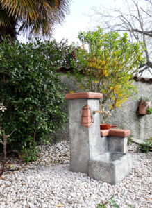 fontana <a href="/prodotti/fontane-da-giardino/fonte-del-casale-easy/">fonte del casale easy</a> col. antichizzato, cod. 03FDCEAT, località: Postua (Vercelli) fontana fonte del casale easy col. antichizzato, cod. 03FDCEAT, località: Postua (Vercelli)