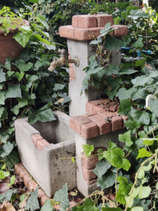 fontana <a href="/prodotti/fontane-da-giardino/fonte-del-casale/">fonte del casale</a> col. antichizzato, cod. 03FDCAT, località: Castenaso (Bologna) fontana fonte del casale col. antichizzato, cod. 03FDCAT, località: Castenaso (Bologna)